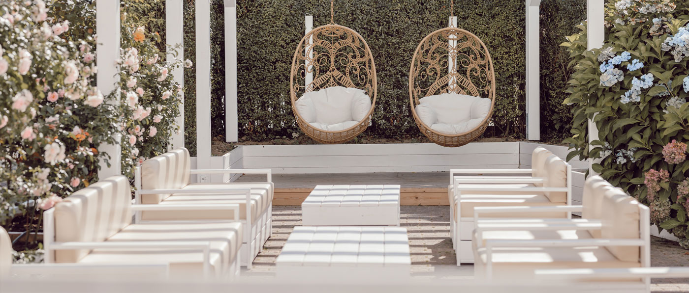 whiteloungegardenmain whiteloungegardenmain